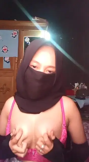 Ukhti Jilbab Hitam Gatel Minta Digaruk Jari